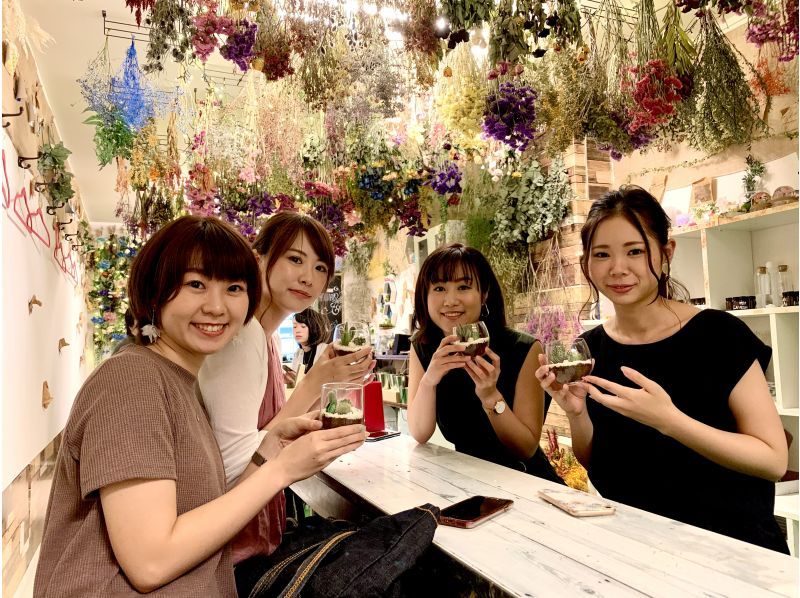 【大阪・心斎橋駅徒歩3分】子供から大人まで楽しめるミニサボテンのインテリア作り！サボテングラス作り体験☆の紹介画像