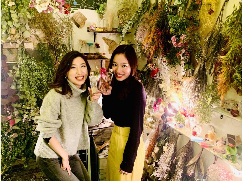 【大阪・心斎橋駅徒歩3分】花材を自由に選べるハーバリウム作り体験☆の紹介画像