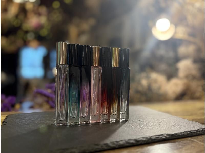 【大阪・心斎橋駅徒歩3分】オリジナルフレグランスを作るリラクゼーションアロマミスト作り体験！の紹介画像