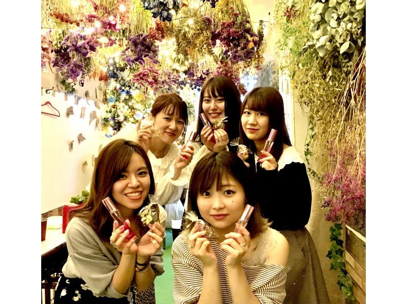 【大阪・心斎橋駅徒歩3分】オリジナルフレグランスを作るリラクゼーションアロマミスト作り体験！の紹介画像