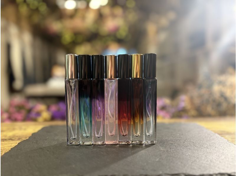 【大阪・心斎橋駅徒歩3分】オリジナルフレグランスを作るリラクゼーションアロマミスト作り体験！の紹介画像