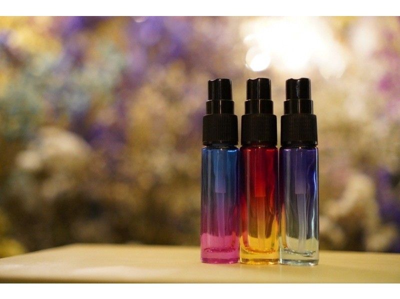 【大阪・心斎橋駅徒歩3分】オリジナルフレグランスを作るリラクゼーションアロマミスト作り体験！の紹介画像