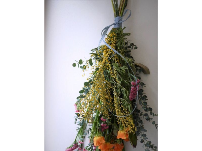 Aichi / Nagoya] Swag (wall decoration) trial lesson of fresh flowers that  become dried flowers -Rakuten Travel Experiences