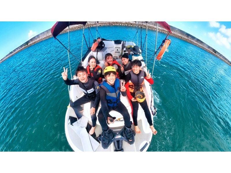 [Okinawa, Naha, Ginowan] Wetsuit rental available ★ Enjoy from the sea and sky! Flyboarding and parasailing!の紹介画像