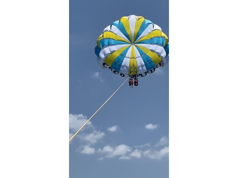 【沖縄・那覇・宜野湾】手ぶらで⭕️ウェットスーツ貸出あり★海＆空から満喫！フライボード＆パラセーリング！の紹介画像
