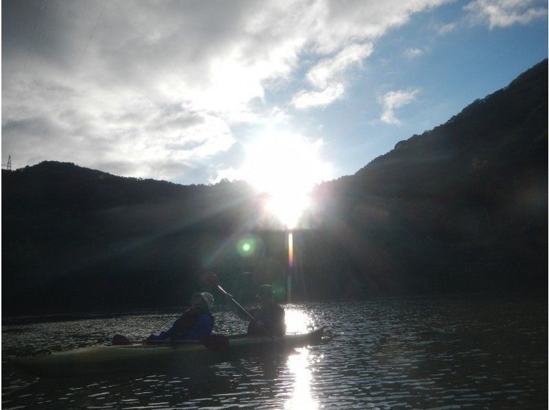 【 群马 ·Minakami·Tone River·Dobumo湖】 漂流和划独木舟★组合之旅（1 日游·含午餐）の紹介画像
