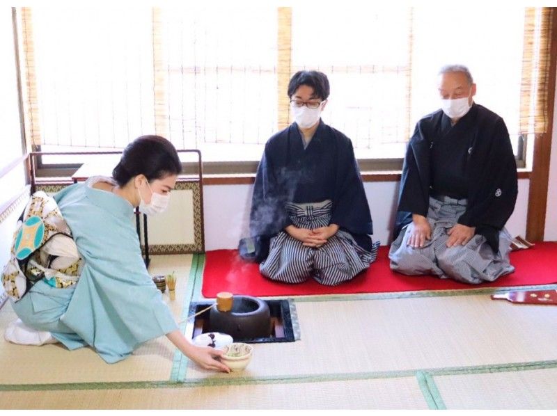 [Osaka/Near Osaka Castle] Japanese Culture Class "Training by a qualified tea ceremony master"