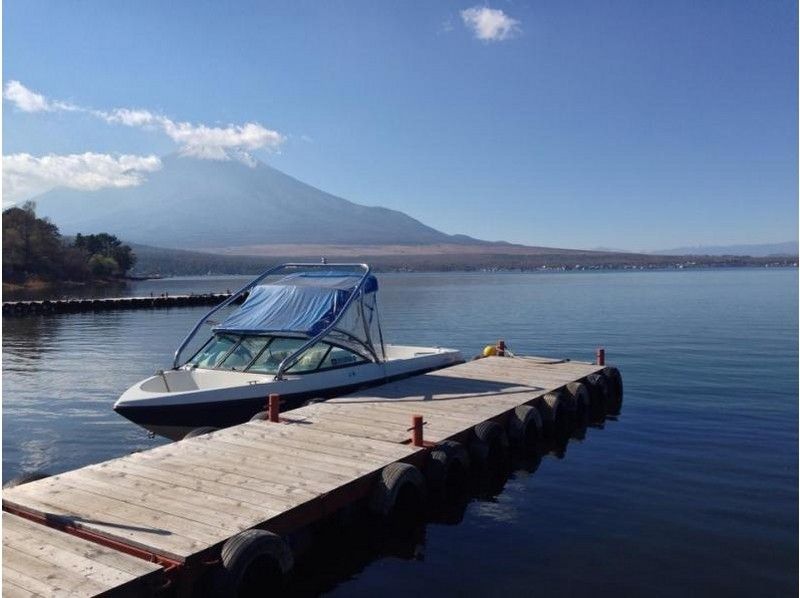 [Yamanashi-Lake Yamanaka] Let's slide on the lake refreshingly! Wakeboarding Beginner experience course [15 minutes x 1 set]の紹介画像