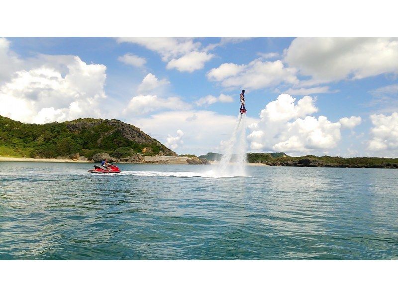 [沖縄·Uruma City·Hamahigajima]我在水壓飛行！飛板/ FLY BOARDの紹介画像