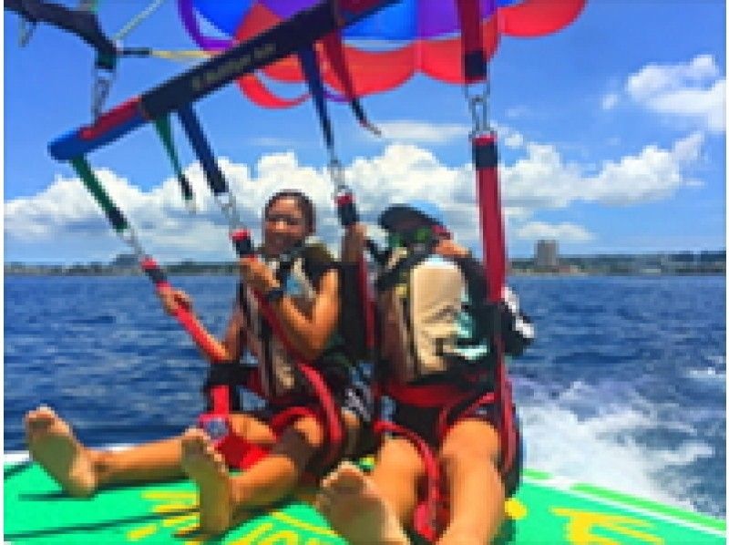  [หมู่บ้าน Onna, Chatan] [ โอกินาว่า・ ถ้ำสีฟ้า ดำน้ำ & พาราเซลลิ่ง(Parasailing) ] ส่วนลดจำนวนมากได้ถูกนำไปใช้ในคอร์สชุด !! の紹介画像