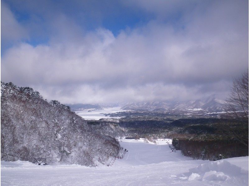 [Fukushima/Urabandai] Icefall yellow fall only available in winter ~ A powerful sight of Mt. Bandai! ～(Afternoon tour using lift)の紹介画像