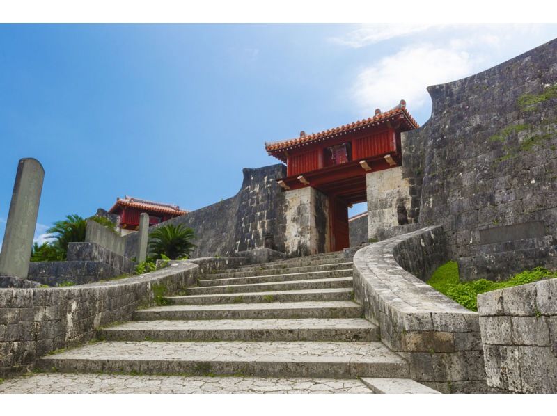 HIP-HOP BUS [Okinawa, Naha Departure] <Southern Okinawa> Okinawa World, Shuri Castle Park, Senaga Island Umikaji Terrace (Course D)の紹介画像