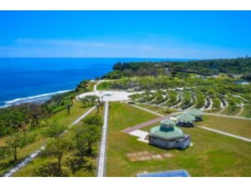 HIP-HOP BUS [Okinawa, Naha Departure] <Southern Okinawa> Okinawa World, Shuri Castle Park, Senaga Island Umikaji Terrace (Course D)の紹介画像