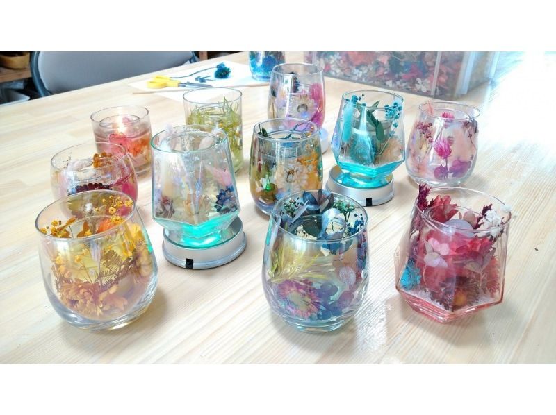 [5 minutes from Nagoya Station, Aichi] Experience the soothing sparkle of transparent candles with "gel candle making." There are 300 types of flowers to put in.の紹介画像