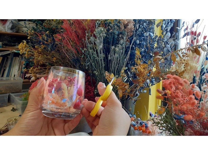 [5 minutes from Nagoya Station, Aichi] Experience the soothing sparkle of transparent candles with "gel candle making." There are 300 types of flowers to put in.の紹介画像