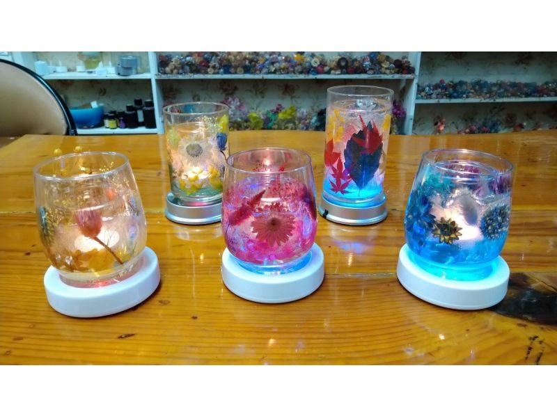 [5 minutes from Nagoya Station, Aichi] Experience the soothing sparkle of transparent candles with "gel candle making." There are 300 types of flowers to put in.の紹介画像