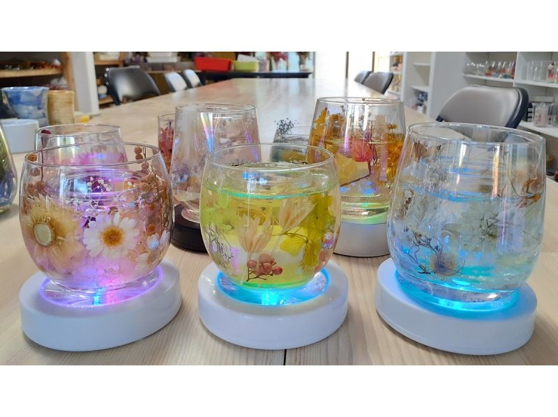 [5 minutes from Nagoya Station, Aichi] Experience the soothing sparkle of transparent candles with "gel candle making." There are 300 types of flowers to put in.の紹介画像