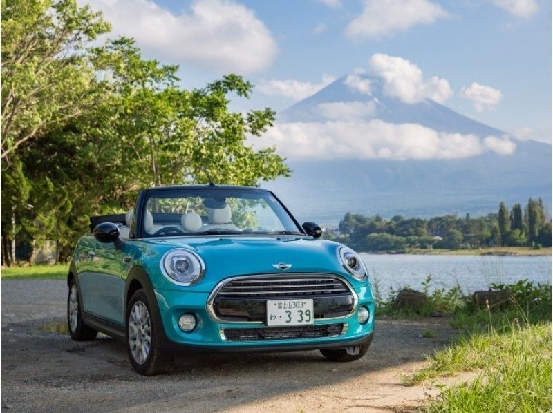 【 Yamanashi / Kawaguchiko】 Let's enjoy Kawaguchiko tour around with fashionable MINI open car! (120 minutes course)の紹介画像