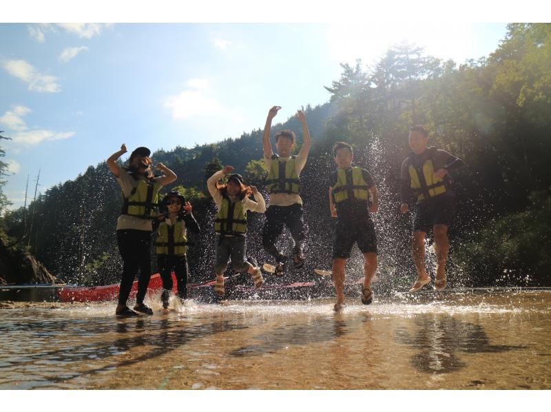 SALE! [Gunma, Minakami] A canoeing experience with a spectacular view in a hidden hot spring area * Going out with your dogの紹介画像