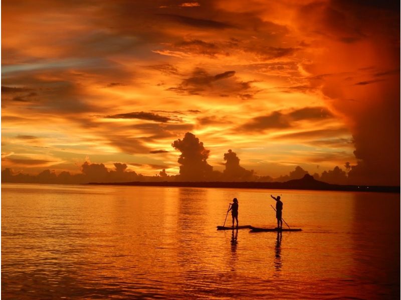 SALE! [Churaumi Aquarium, Nakijin Village, and hidden beaches] Limited to one group per day! An unforgettable and moving experience: a glittering sunset SUP cruiseの紹介画像