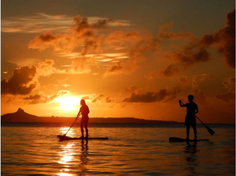 [Churaumi Aquarium, Nakijin Village, and other hidden beaches] Limited to one group per day! Sparkling sunset SUP cruisingの紹介画像
