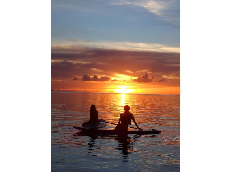 SALE! [Churaumi Aquarium, Nakijin Village, and hidden beaches] Limited to one group per day! An unforgettable and moving experience: a glittering sunset SUP cruiseの紹介画像