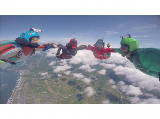 北海道 余市 360 の絶景 高度3 800ｍからのタンデムスカイダイビング 動画撮影付き トラベルコ