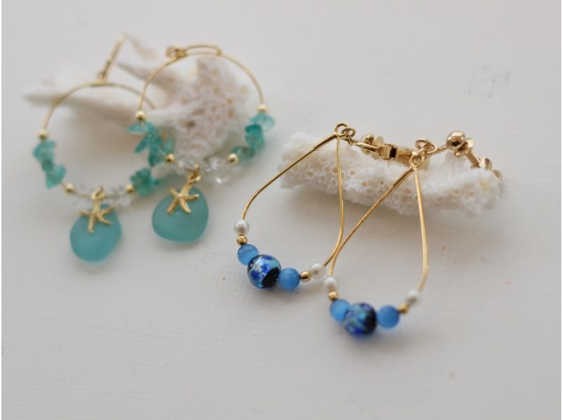 [Okinawa ・ Naha/ Kokusai Street] Making earrings (or earrings) that feel the sea using natural stone and coralの紹介画像