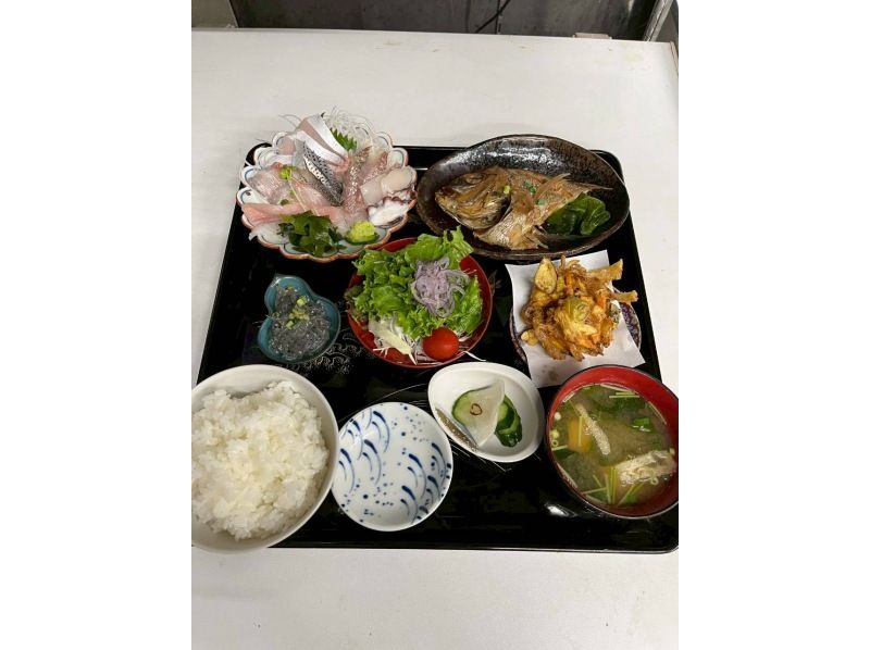 [โชนัน/คามาคุระ] โปรเจ็กต์ร่วมมือกับ "นามิเฮ" ★ แผนอาหารกลางวันปลาสดที่จับได้ (สำหรับ 2 ท่านขึ้นไป)の紹介画像