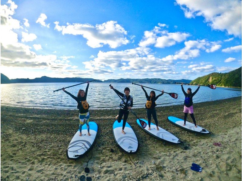 [[Amami Oshima / south] SUP experience to enjoy Amami Blue with a safe lectureの紹介画像
