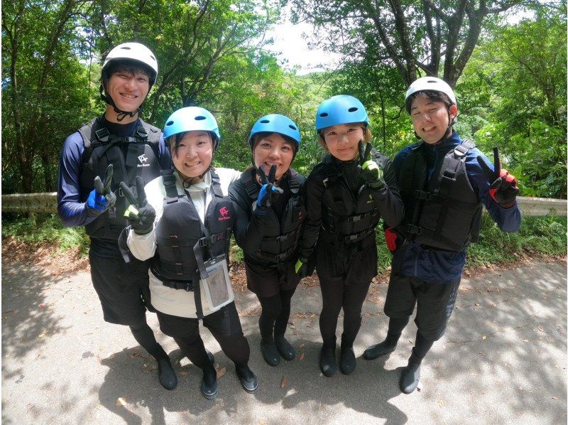 [Okinawa ・ Nago City] Soaking wet Required! Full-fledged jungle adventure courseの紹介画像