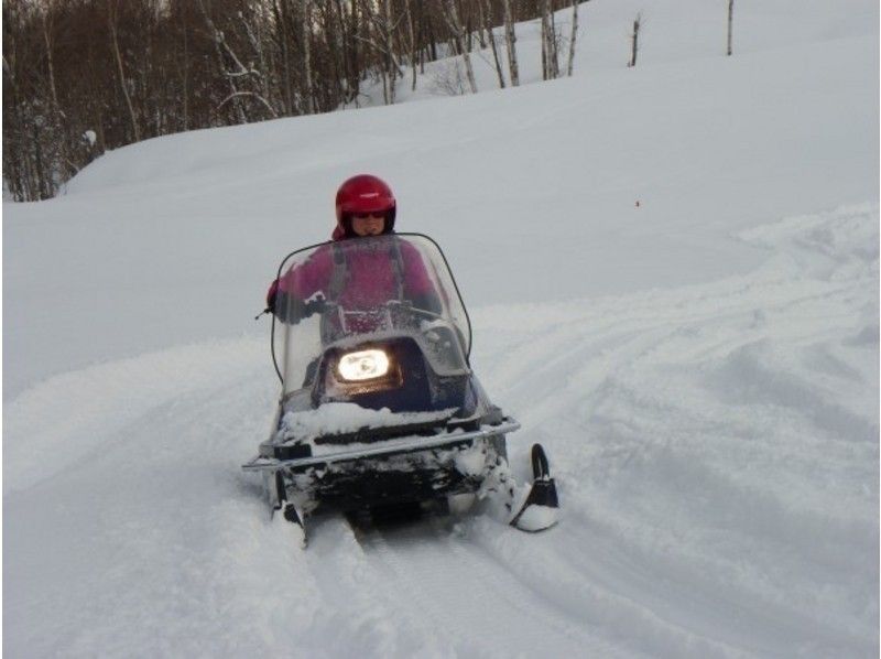 【 Hokkaido · Furano】 Snowmobile experience! ! ★ 10 km course ★の紹介画像