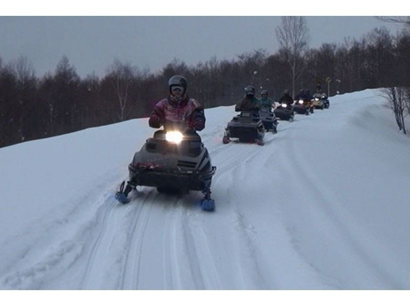 【北海道・富良野】スノーモービル体験！！★10㎞コース★の紹介画像