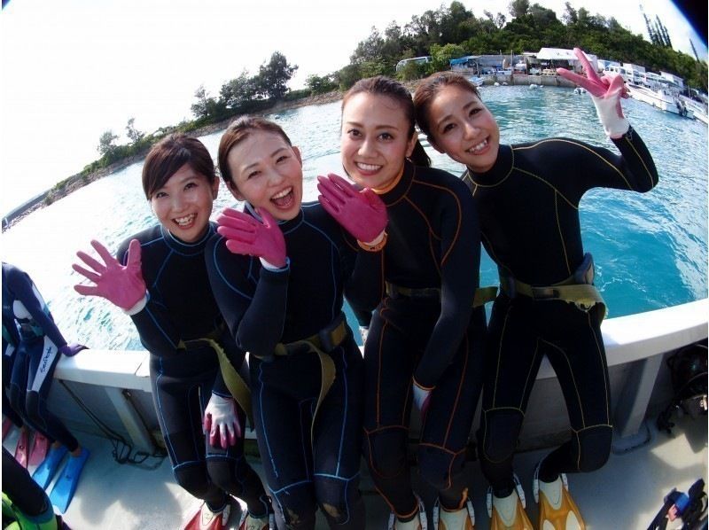 [Okinawa · Blue cave] Individual boat snorkel from age 2 ★ Individual guides with peace of mind ★