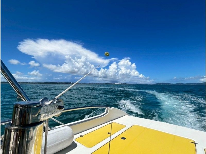 シーサーパラセーリング1回＆ホバーボード・ウェイクボード120分遊び放題プランの紹介画像