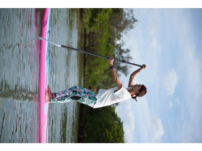 [沖縄&middot;Bonbunshigawa]在亞熱帶河流的SUP免費叢林巡航☆冬天的衣服租賃★11月〜僅限四月★の紹介画像