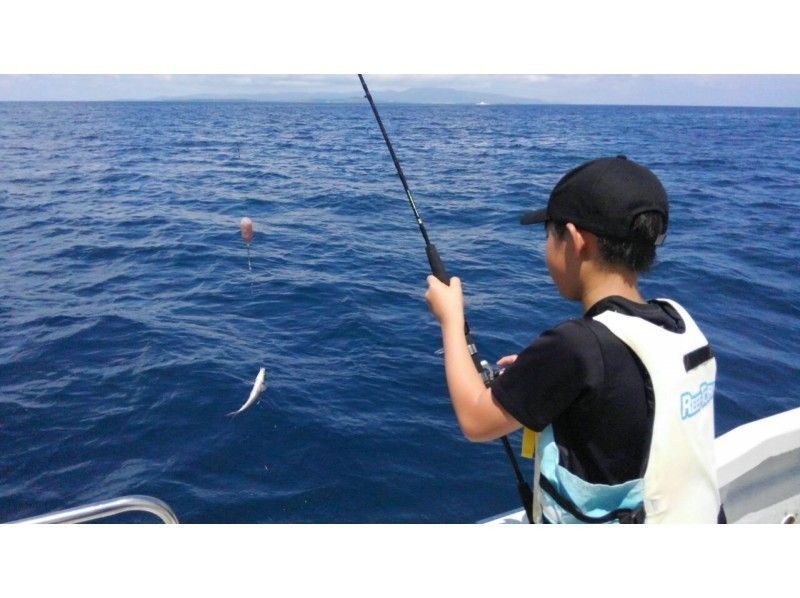 【沖縄・竹富島】レジャーフィッシング（船釣り）※気軽にご参加できます！の紹介画像