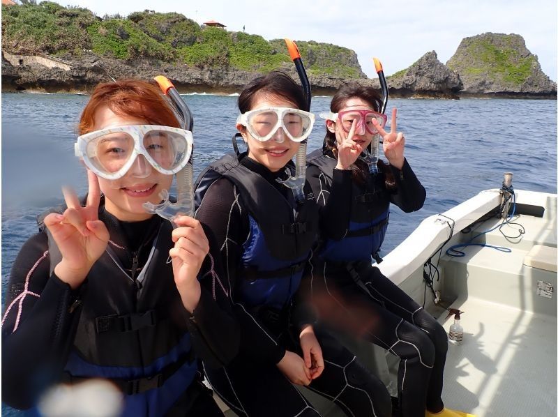 [Okinawa Blue cave / snorkel going by boat] 94% satisfaction! Professional camera shooting and many benefitsの紹介画像