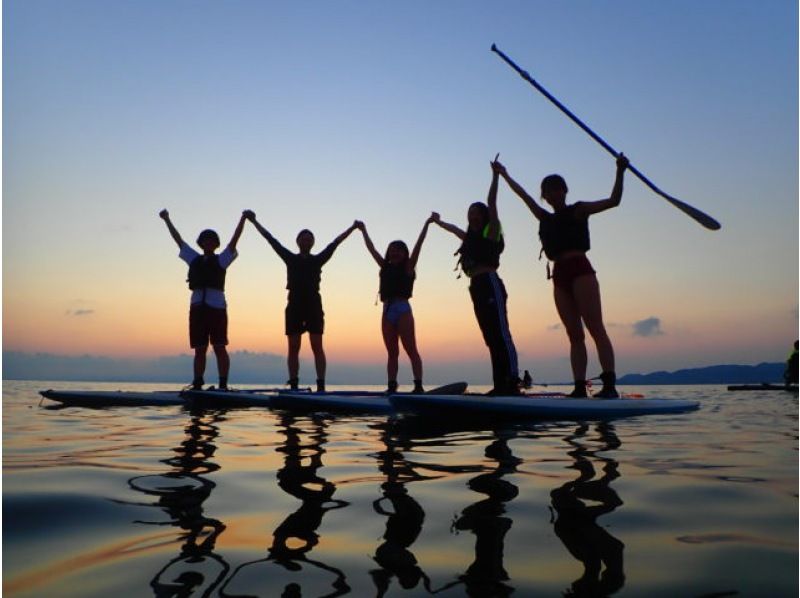 [Iriomote Island/Night] Enjoy an evening adventure at a World Heritage Site! Sunset & Twilight SUP or Canoe [Free photo data/equipment]の紹介画像