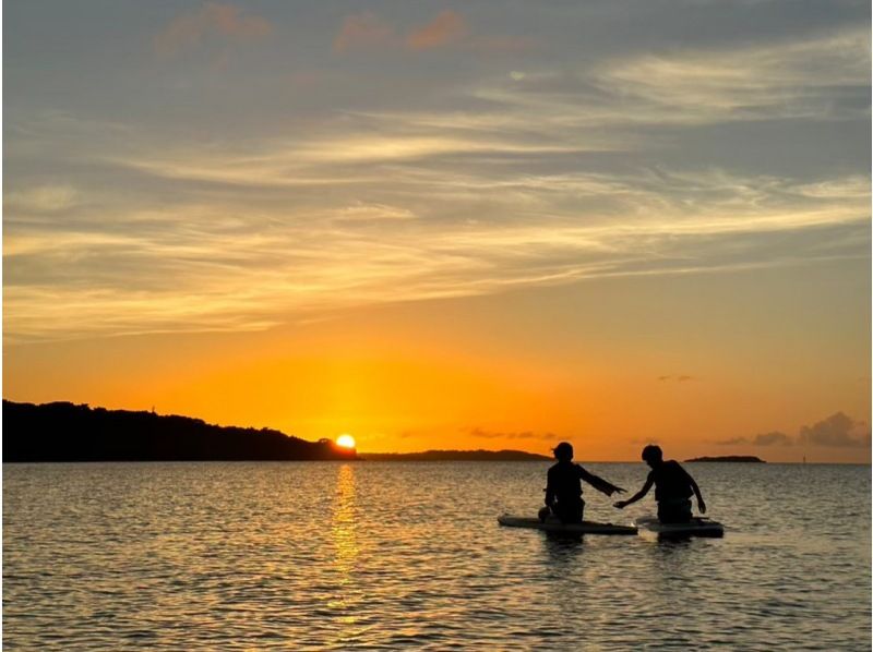 [Iriomote Island/Night] Enjoy an evening adventure at a World Heritage Site! Sunset & Twilight SUP or Canoe [Free photo data/equipment]の紹介画像