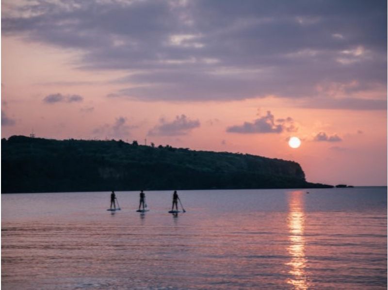 [Iriomote Island/Night] Enjoy an evening adventure at a World Heritage Site! Sunset & Twilight SUP or Canoe [Free photo data/equipment]の紹介画像