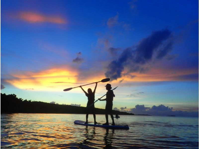 [Iriomote Island/Night] Enjoy an evening adventure at a World Heritage Site! Sunset & Twilight SUP or Canoe [Free photo data/equipment]の紹介画像