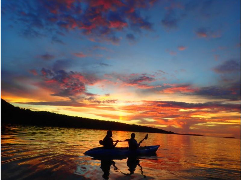[Iriomote Island/Night] Enjoy an evening adventure at a World Heritage Site! Sunset & Twilight SUP or Canoe [Free photo data/equipment]の紹介画像