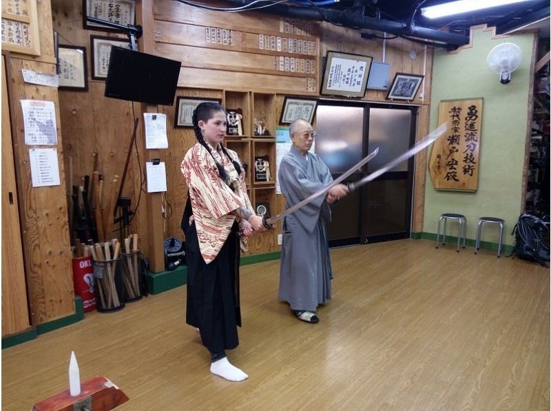 [大阪/京桥]日本刀试切体验！让您感觉像武士的日本文化体验の紹介画像