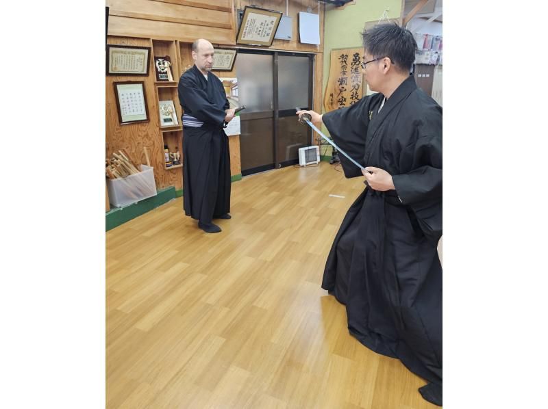 [Osaka, Kyobashi] Japanese sword, swordsmanship, and match experience "Samurai course" Japanese sword experience! Become a samurai, learn about swords, and finally have an actual sword fightの紹介画像