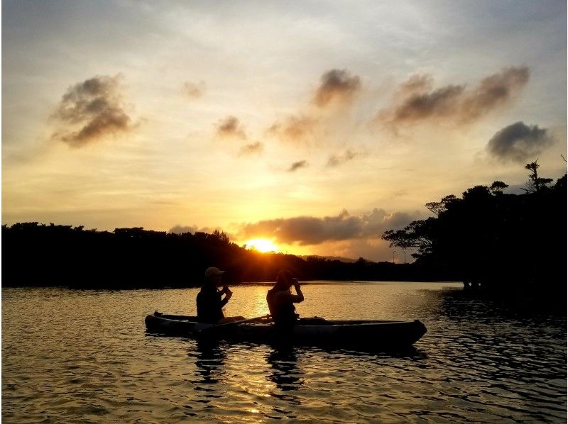 [Okinawa ・ Ishigaki island]Kayak Enjoy the finest sunset on the road! Sunset Kayak Tours!