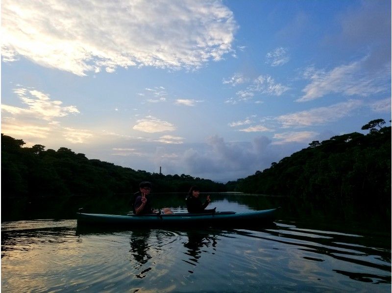 [Okinawa ・ Ishigaki island]Kayak Enjoy the finest sunset on the road! Sunset Kayak Tours!