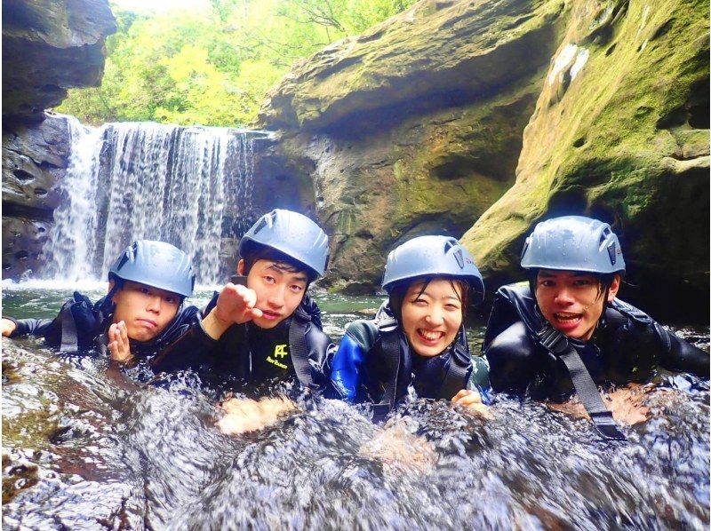 [Iriomote Island/Half-day] Jump into the river and enjoy natural athletics and a spectacular observation deck! Splash Canyoning (down the valley) [Photo data/equipment free]の紹介画像