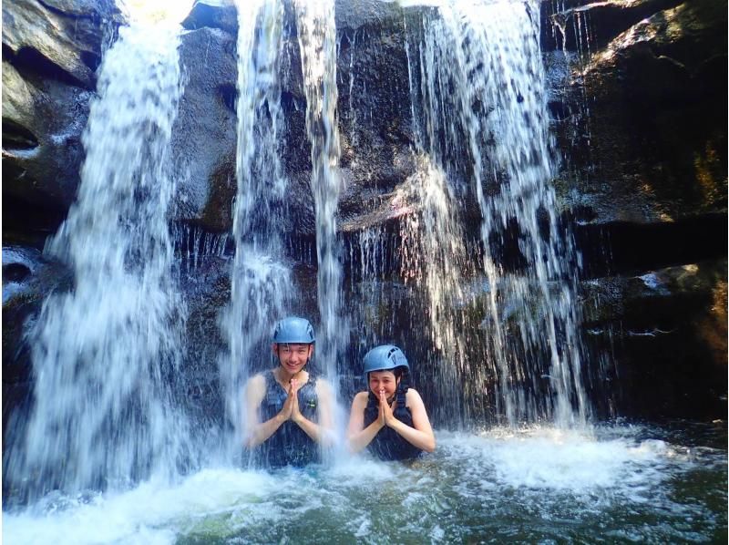 [Iriomote Island/Half-day] Jump into the river and enjoy natural athletics and a spectacular observation deck! Splash Canyoning (down the valley) [Photo data/equipment free]の紹介画像