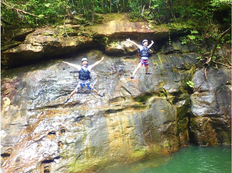 SALE! [Iriomote Island/Half-day] Natural athletics! Splash Canyoning (valley descent) at the World Heritage Site [Free photo data/equipment]の紹介画像